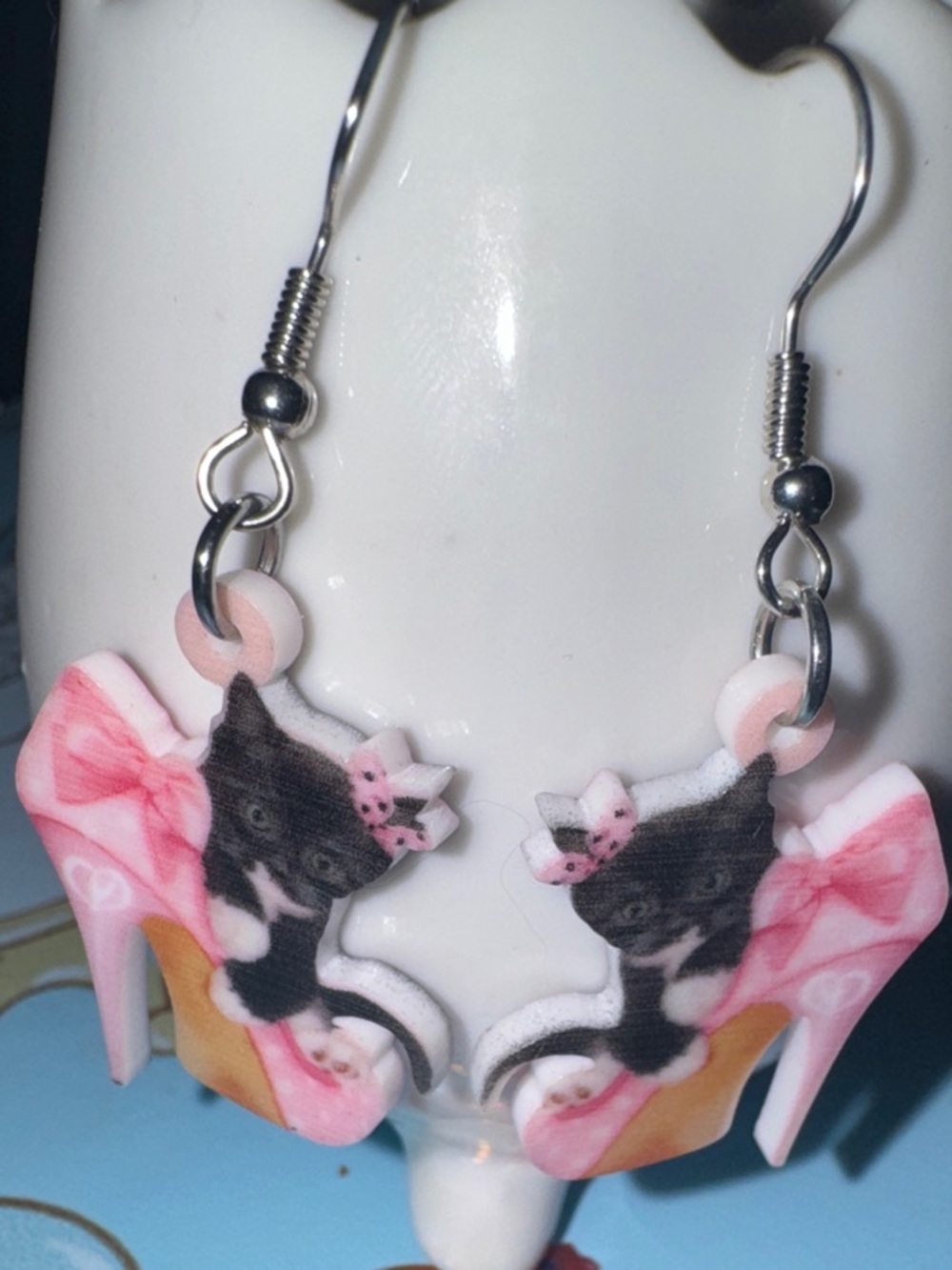 Source Unknown Pink and Black Cat in High Heel Earrings